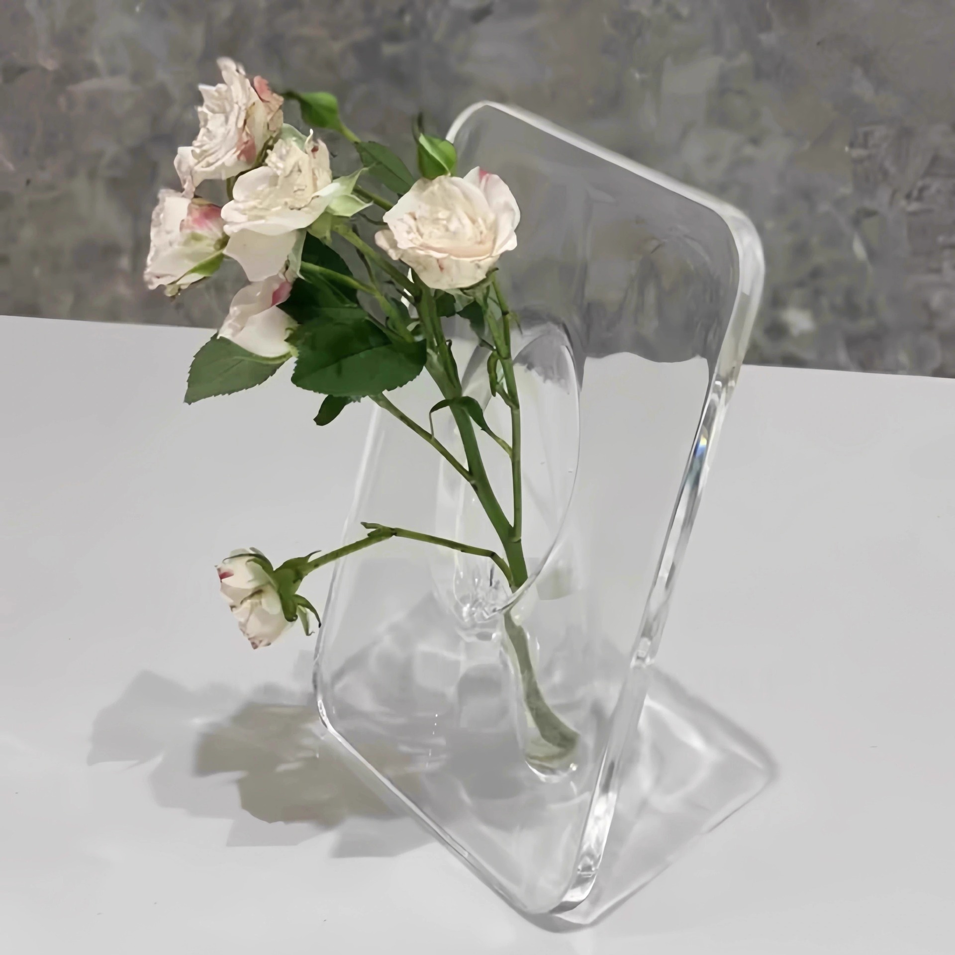 Minimalist style picture frame - مراجعة Art Craft Vase وسعره